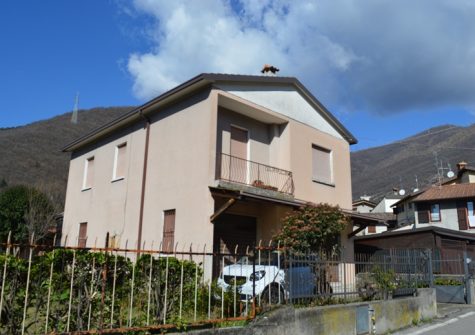 Nave – Villa Da Ristrutturare
