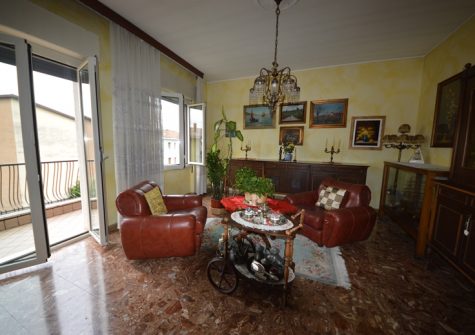 Brescia – Quadrilocale Da Ristrutturare