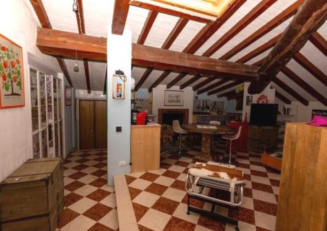 Brescia – Appartamento In Villa